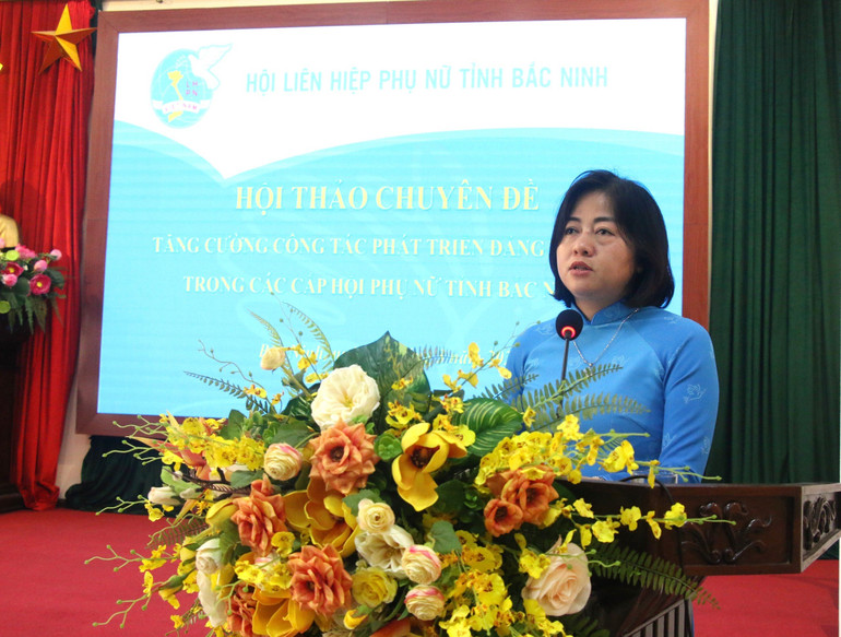 Chủ tịch Hội Liên hiệp Phụ nữ tỉnh Bắc Ninh phát biểu tại Hội thảo. Chủ tịch Hội Liên hiệp Phụ nữ tỉnh Bắc Ninh phát biểu tại Hội thảo.