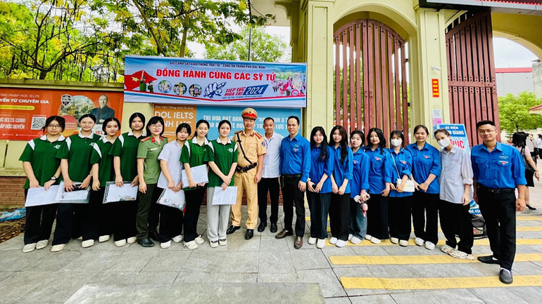 Những hình ảnh đẹp trong mùa thi.