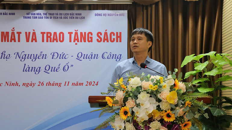 Ông Nguyễn Hữu Mạo, Giám đốc Trung tâm Bảo tồn di tích và Xúc tiến du lịch tỉnh Bắc Ninh - Chủ biên cuốn sách.