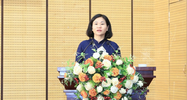 Phó Bí thư Thường trực Thành ủy Hà Nội Nguyễn Thị Tuyến phát biểu tại hội nghị.