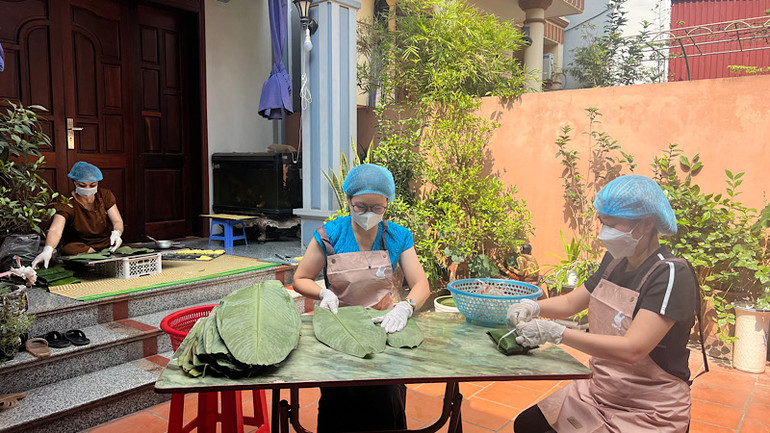 Cơ sở đang tiếp tục nghiên cứu, đặt hàng máy sục rửa lá để tiết kiệm thời gian và góp phần bảo đảm an toàn thực phẩm.