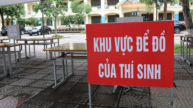 Khu vực để đồ của thí sinh bảo đảm quy định.