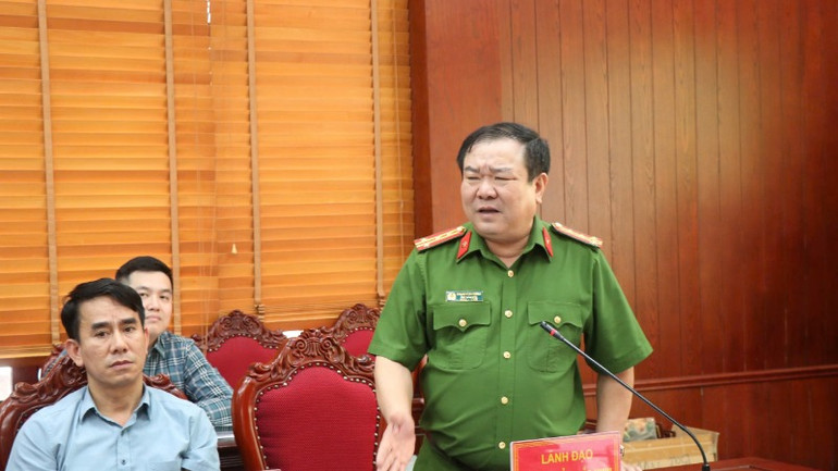 Đại diện lãnh đạo Công an tỉnh phát biểu ý kiến. Đại diện lãnh đạo Công an tỉnh phát biểu ý kiến.