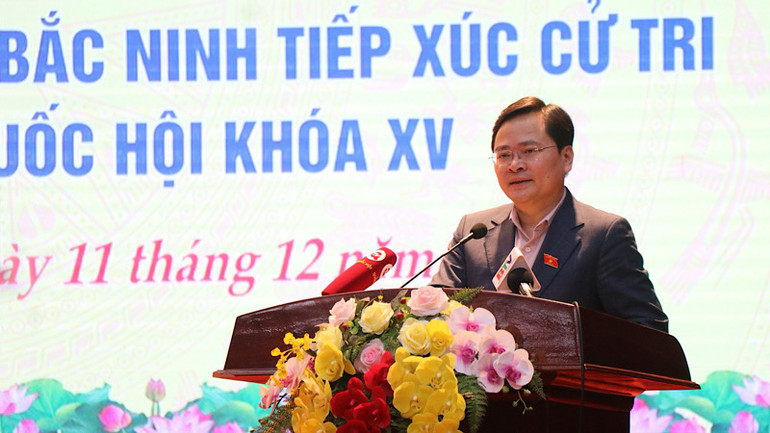 Bí thư Tỉnh ủy Bắc Ninh phát biểu tại cuộc tiếp xúc với cử tri huyện Gia Bình.