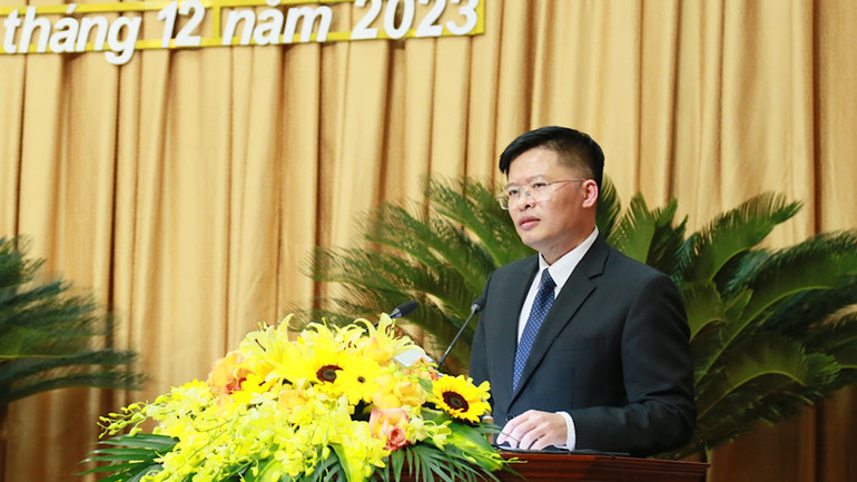 Giám đốc Sở Thông tin và Truyền thông tỉnh Bắc Ninh tại phiên chất vấn Hội đồng nhân dân tỉnh.