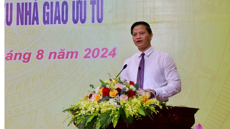 Chủ tịch Ủy ban nhân dân tỉnh Bắc Ninh Vương Quốc Tuấn phát biểu chỉ đạo tại hội nghị.