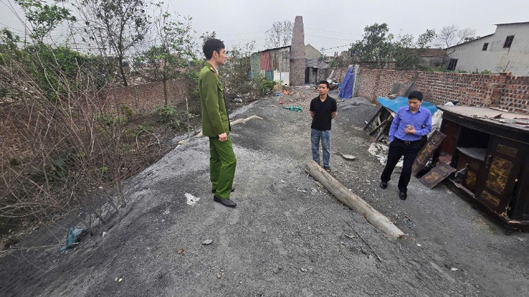 Bãi đổ xỉ bã nhôm trái phép được các lực lượng chức năng phát hiện.