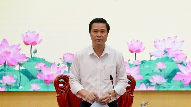 Phó Chủ tịch Ủy ban nhân dân tỉnh Lê Xuân Lợi phát biểu chỉ đạo.