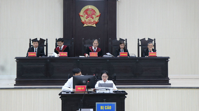 Hội đồng xét xử. Hội đồng xét xử.