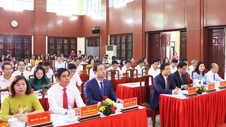 Các đại biểu tham dự buổi gặp mặt. Các đại biểu tham dự buổi gặp mặt.