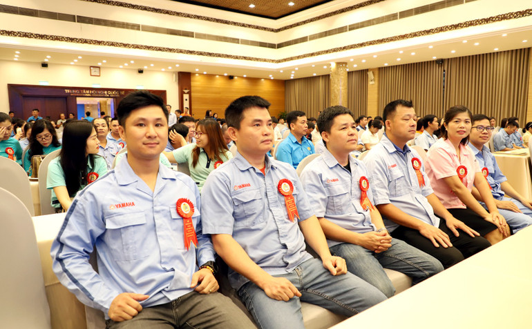 Các đại biểu tham dự lễ tuyên dương.