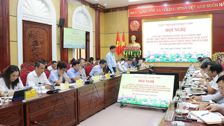 Quang cảnh buổi làm việc.