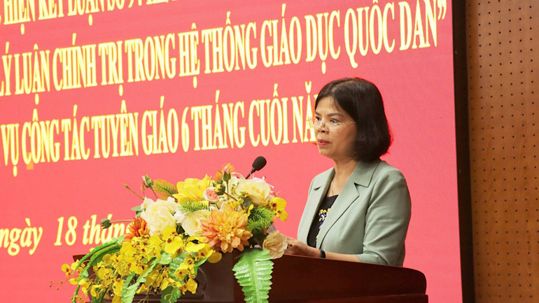 Phó Bí thư Thường trực Tỉnh ủy Bắc Ninh Nguyễn Hương Giang phát biểu tại hội nghị.