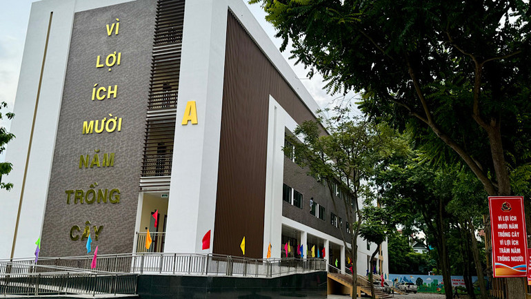 Dãy phòng học mới tại Trường tiểu học-trung học cơ sở Trần Quốc Toản (thành phố Bắc Ninh, tỉnh Bắc Ninh).