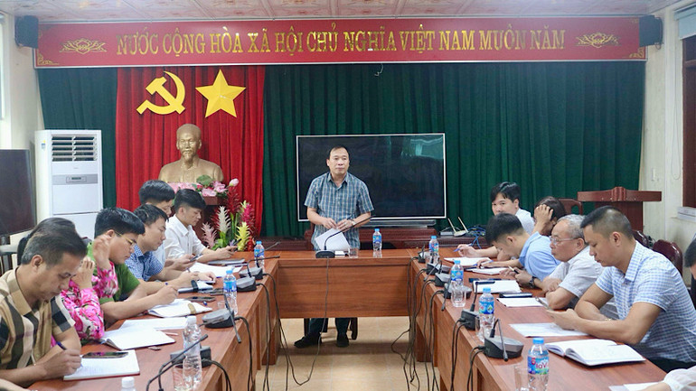 Lãnh đạo huyện Tiên Du làm việc với xã Phú Lâm và các doanh nghiệp tại cụm công nghiệp.