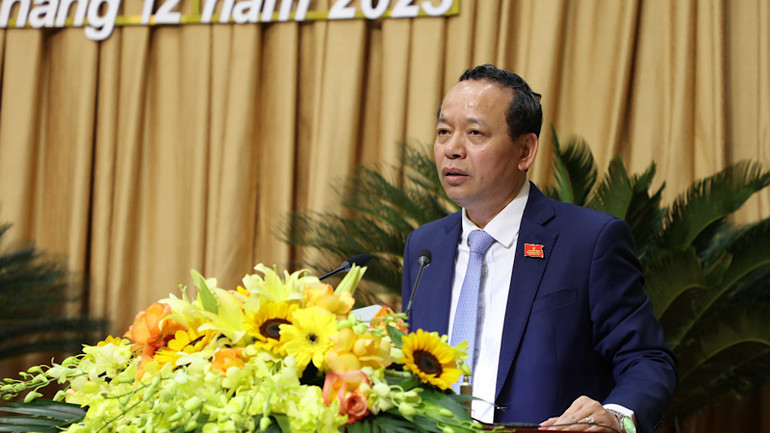 Chủ tịch Hội đồng nhân dân tỉnh Nguyễn Quốc Chung yêu cầu thúc đẩy sự vận hành của bộ máy thông suốt, hiệu quả. Chủ tịch Hội đồng nhân dân tỉnh Nguyễn Quốc Chung yêu cầu thúc đẩy sự vận hành của bộ máy thông suốt, hiệu quả.