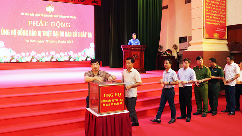 Ngay tại Lễ phát động, Mặt trận Tổ quốc thành phố Từ Sơn đã nhận được hơn 1,3 tỷ đồng ủng hộ, hỗ trợ.