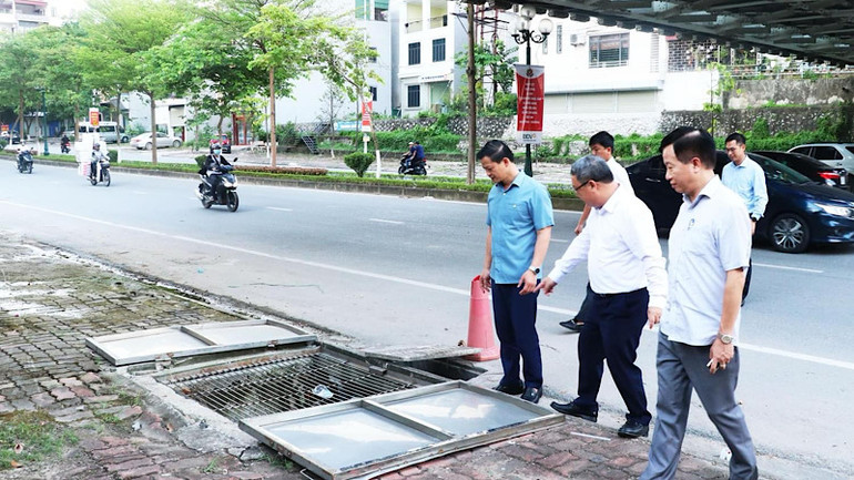 Kiểm tra tình hình tiêu thoát nước tại thành phố Bắc Ninh.