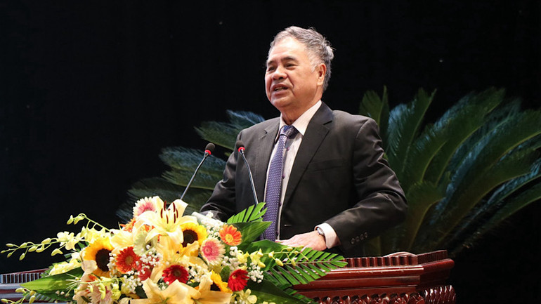 PGS.TS Nguyễn Viết Thông trình bày Chuyên đề.