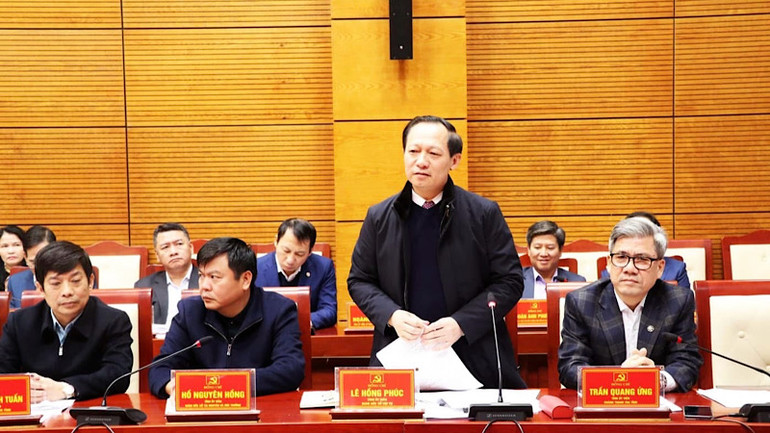 Các đại biểu đóng góp ý kiến vào Dự thảo Đề án.