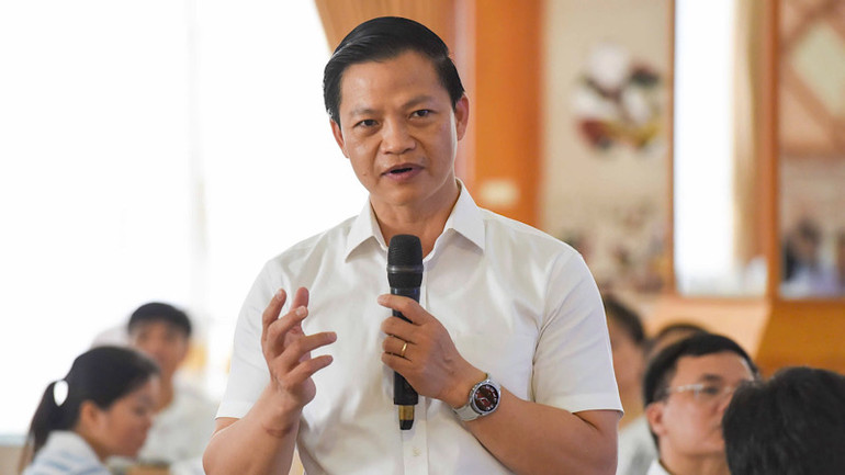 Chủ tịch Ủy ban nhân dân tỉnh Bắc Ninh Vương Quốc Tuấn yêu cầu các đơn vị, địa phương sớm hoàn thiện kế hoạch tổng thể về phát triển, củng cố hệ thống chợ. Chủ tịch Ủy ban nhân dân tỉnh Bắc Ninh Vương Quốc Tuấn yêu cầu các đơn vị, địa phương sớm hoàn thiện kế hoạch tổng thể về phát triển, củng cố hệ thống chợ.