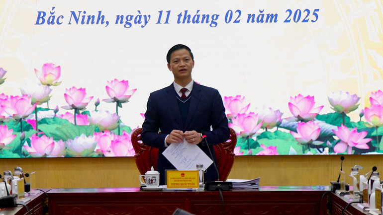 Chủ tịch Ủy ban nhân dân tỉnh Bắc Ninh Vương Quốc Tuấn chúc mừng và mong muốn các em học sinh sẽ là hạt nhân tích cực tiếp tục tỏa sáng trong thời gian tới.