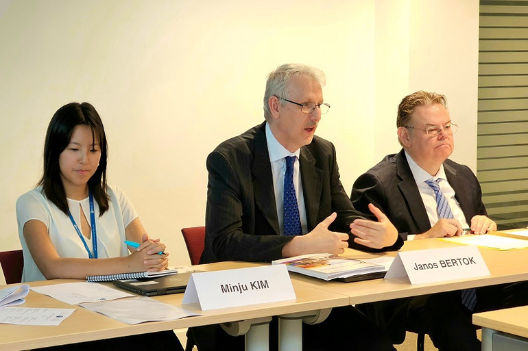 Theo ông Janos Bertok, OECD tiếp tục đồng hành cùng Việt Nam trong quá trình phát triển kinh tế theo hướng xanh và bền vững. (Ảnh: KHẢI HOÀN)