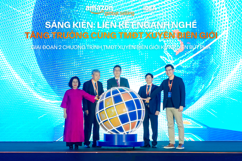 Cục Thương mại điện tử và Kinh tế số - Bộ Công Thương và Amazon Global Selling Việt Nam triển khai hợp tác trong sáng kiến “Liên kết ngành nghề - Tăng trưởng cùng thương mại điện tử xuyên biên giới”. Cục Thương mại điện tử và Kinh tế số - Bộ Công Thương và Amazon Global Selling Việt Nam triển khai hợp tác trong sáng kiến “Liên kết ngành nghề - Tăng trưởng cùng thương mại điện tử xuyên biên giới”.