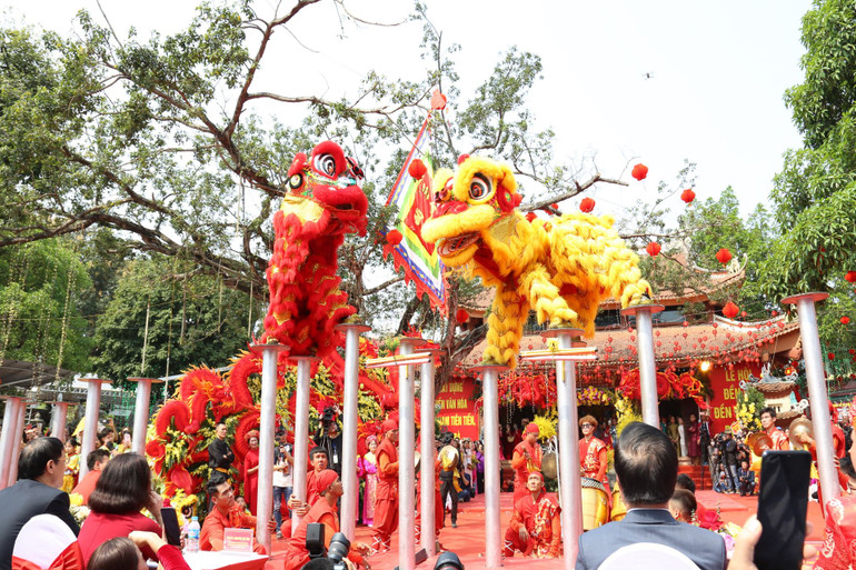 Lễ hội được điểm xuyết với nhiều hoạt động vui chơi, giải trí.