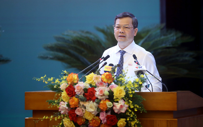 Đồng chí Nguyễn Văn Sơn, Phó Bí thư Tỉnh ủy, Chủ tịch Ủy ban nhân dân tỉnh Tuyên Quang phát biểu tại kỳ họp.