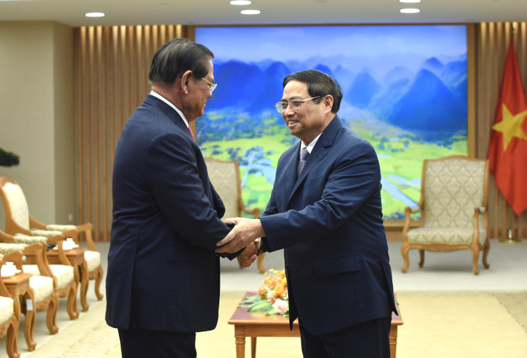 Thủ tướng Phạm Minh Chính đón Phó Thủ tướng, Bộ trưởng Nội vụ Vương quốc Campuchia Samdech Krolahom Sar Kheng.