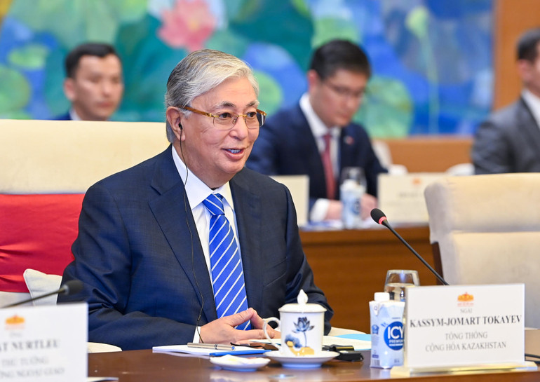 Tổng thống Cộng hòa Kazakhstan Kassym-Jomart Tokayev phát biểu tại buổi hội kiến. (Ảnh Duy Linh)