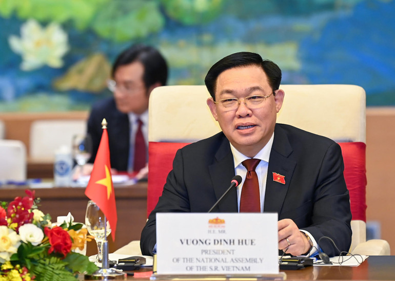 Chủ tịch Quốc hội Vương Đình Huệ phát biểu tại buổi hội kiến. (Ảnh Duy Linh)