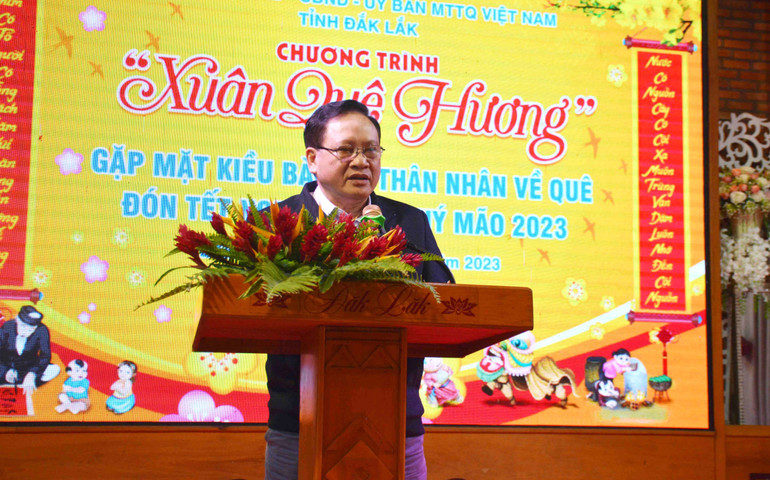 Đại diện kiều bào phát biểu tại chương trình.