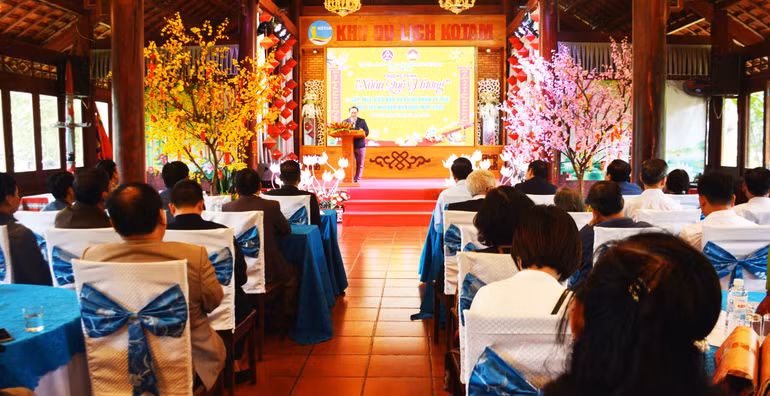 Quang cảnh buổi gặp mặt.