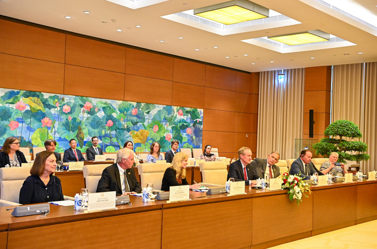 Các thành viên Đoàn Nghị sĩ Quốc hội Hoa Kỳ dự buổi tiếp.