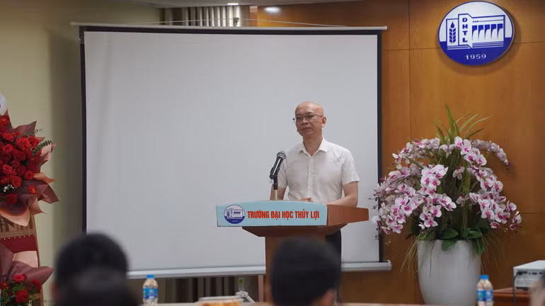 Ông Trần Thanh Hải - Phó Cục trưởng Cục Xuất nhập khẩu (Bộ Công thương) khẳng định về sự quan trọng trong kết nối, đào tạo nguồn nhân lực chất lượng cao ngành logistics. Ông Trần Thanh Hải - Phó Cục trưởng Cục Xuất nhập khẩu (Bộ Công thương) khẳng định về sự quan trọng trong kết nối, đào tạo nguồn nhân lực chất lượng cao ngành logistics.