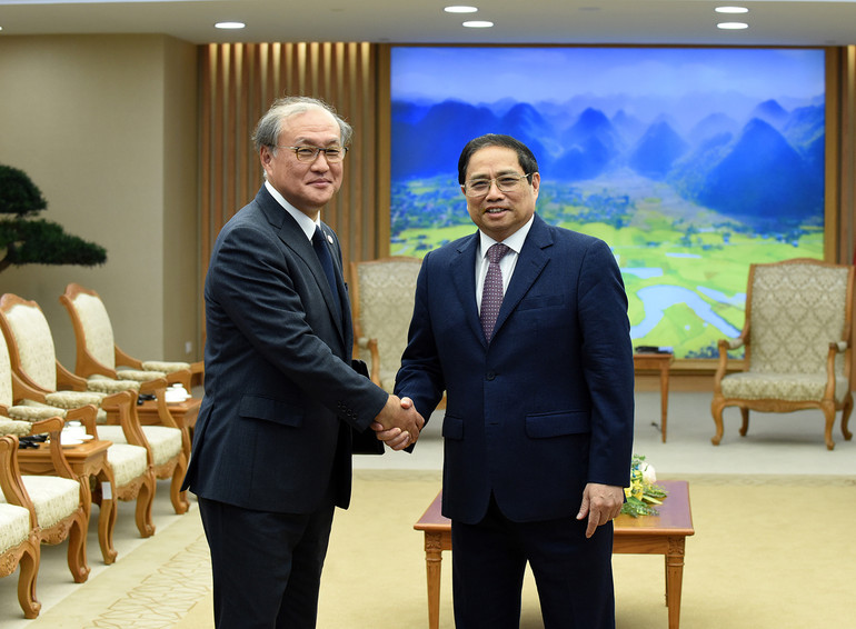 Thủ tướng Phạm Minh Chính và Tổng Thư ký Ban An ninh Quốc gia Nhật Bản Akiba Takeo.