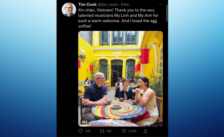 CEO Apple đến Việt Nam và thưởng thức cafe trứng cùng ca sĩ Mỹ Linh và con gái cô, ca sĩ Mỹ Anh. Ảnh: Trang X của Tim Cook.
