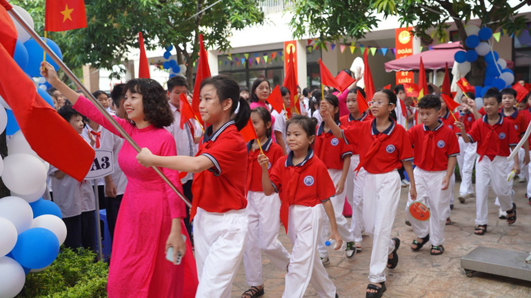 Năm học 2023-2024, trường THCS Khương Đình đã đạt được thành tích dẫn đầu khối THCS của quận Thanh Xuân.