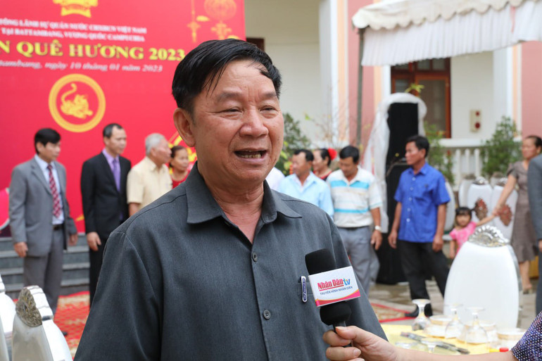 Ông Hoàng Xuân Khoa bày tỏ niềm vui của bà con cộng đồng trước sự phát triển mạnh mẽ của đất nước. (Ảnh: Sơn Xinh) Ông Hoàng Xuân Khoa bày tỏ niềm vui của bà con cộng đồng trước sự phát triển mạnh mẽ của đất nước. (Ảnh: Sơn Xinh)