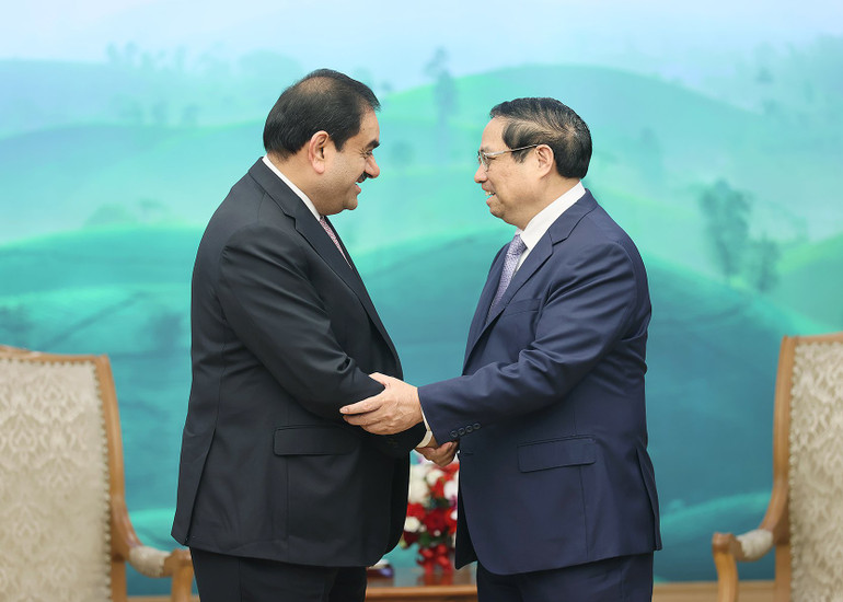 Thủ tướng Phạm Minh Chính và ông Gautam Adani, Chủ tịch Tập đoàn Adani - Ấn Độ.