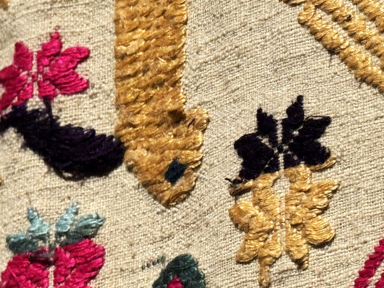 Những tấm Nà pha có độ tinh xảo cao như thế này hiện tại gần như đã không còn trong cộng đồng.