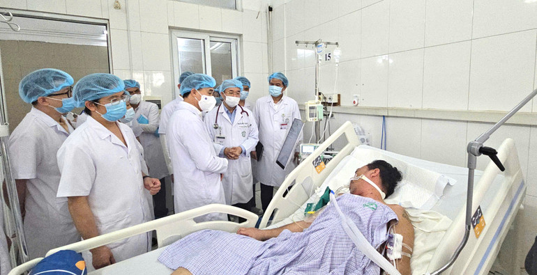 Nhiều gợi mở từ những người trong nghề để có một môi trường y tế nhân văn và an toàn.