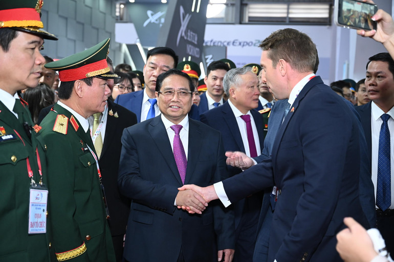 Thủ tướng Việt Nam Phạm Minh Chính gặp gỡ Cao ủy Thương mại Anh tại Châu Á - Thái Bình Dương Martin Kent.