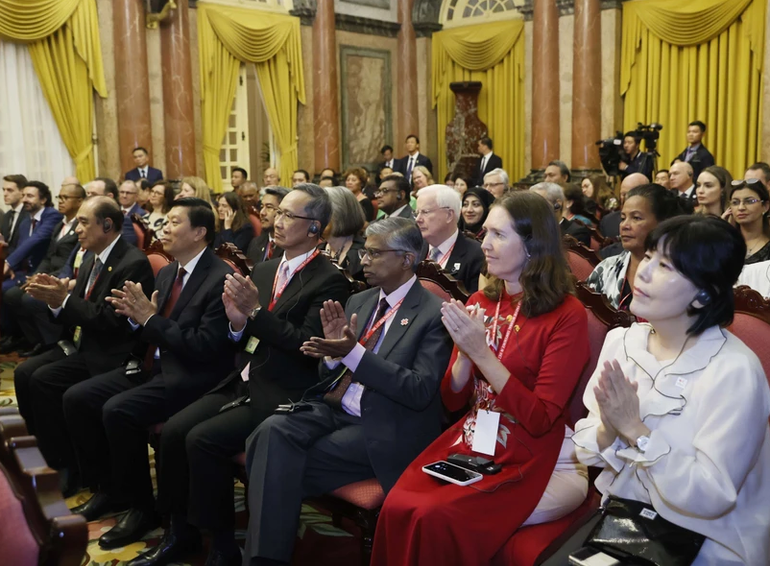 Các đại biểu dự buổi gặp mặt. (Ảnh: TTXVN)