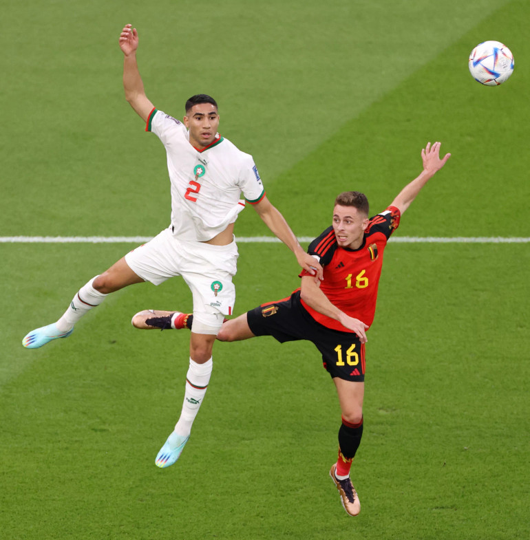 Hakimi có pha dứt điểm không trúng đích. (Ảnh: Reuters)