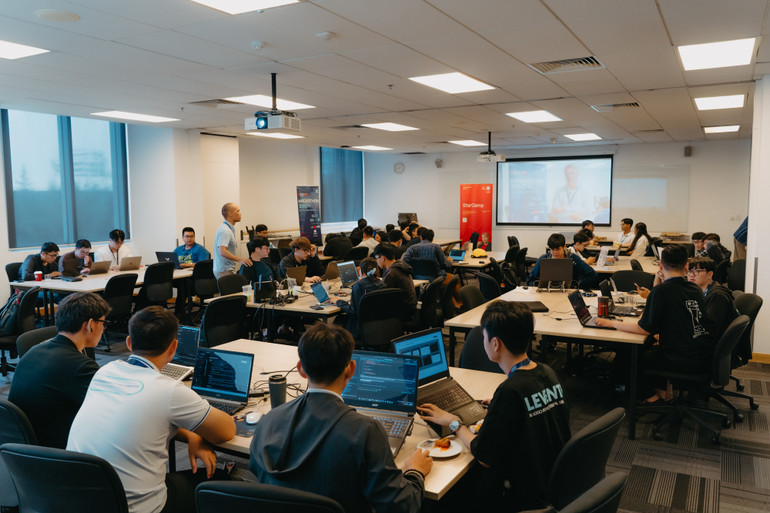 Ứng dụng AI là tiềm năng nhưng cũng đặt ra thách thức về nguy cơ phụ thuộc vào công nghệ.