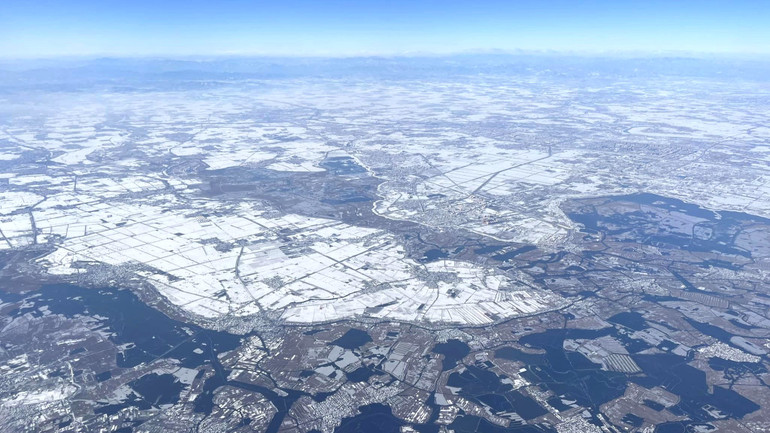 Băng tuyết phủ trên các vùng đất với góc nhìn từ trên cao. Băng tuyết phủ trên các vùng đất với góc nhìn từ trên cao.