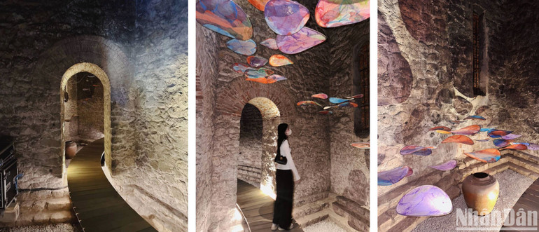 Ngay trong lần đầu tiên mở cửa, tháp nước Hàng Đậu (phường Quán Thánh, quận Ba Đình) đã thu hút du khách đến xếp hàng chờ tham quan.